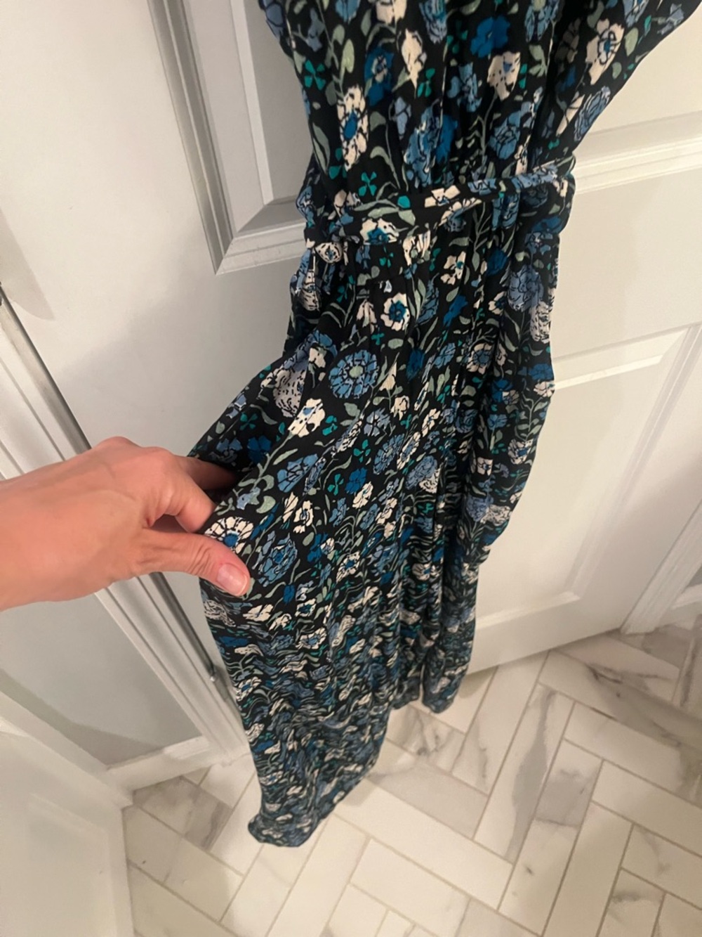 Loft Floral V-Neck Wide-Leg Jumpsuit in Blue | Size Small - Picture 6 of 12